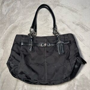 Coach Chelsea Jayden signature shoulder bag